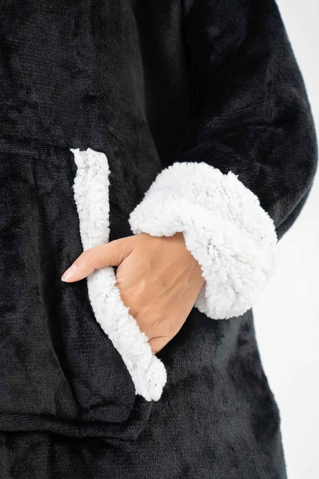 סהרה הודיז בוגרים - שחור